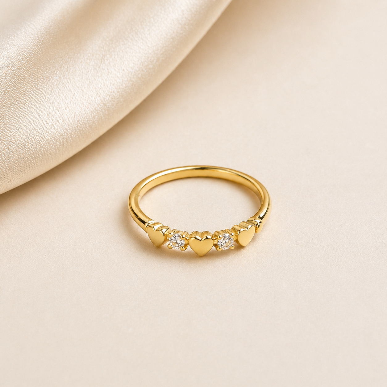 Célinor Heart Glow Ring – Goldring mit Herzdesign & Zirkonia Steinen