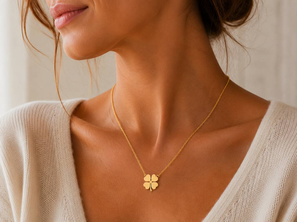 Célinor Clover – Elegante Kleeblatt Halskette in Gold, Rosegold & Silber