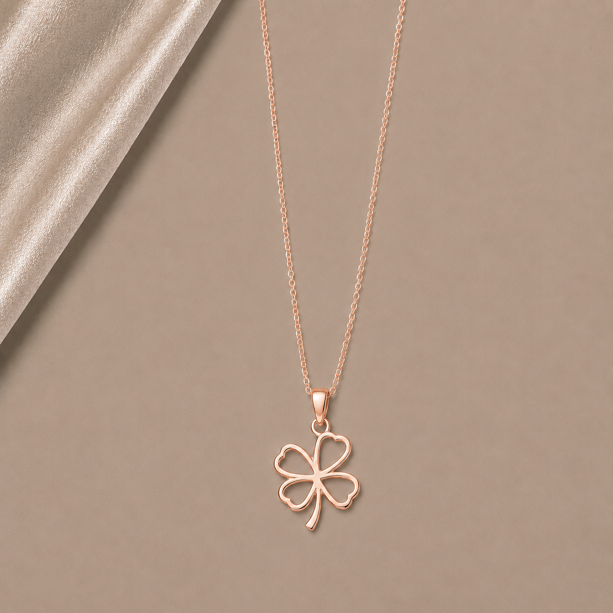 Célinor Clover Heart – Elegante Kleeblatt Halskette in Gold, Rosegold & Silber