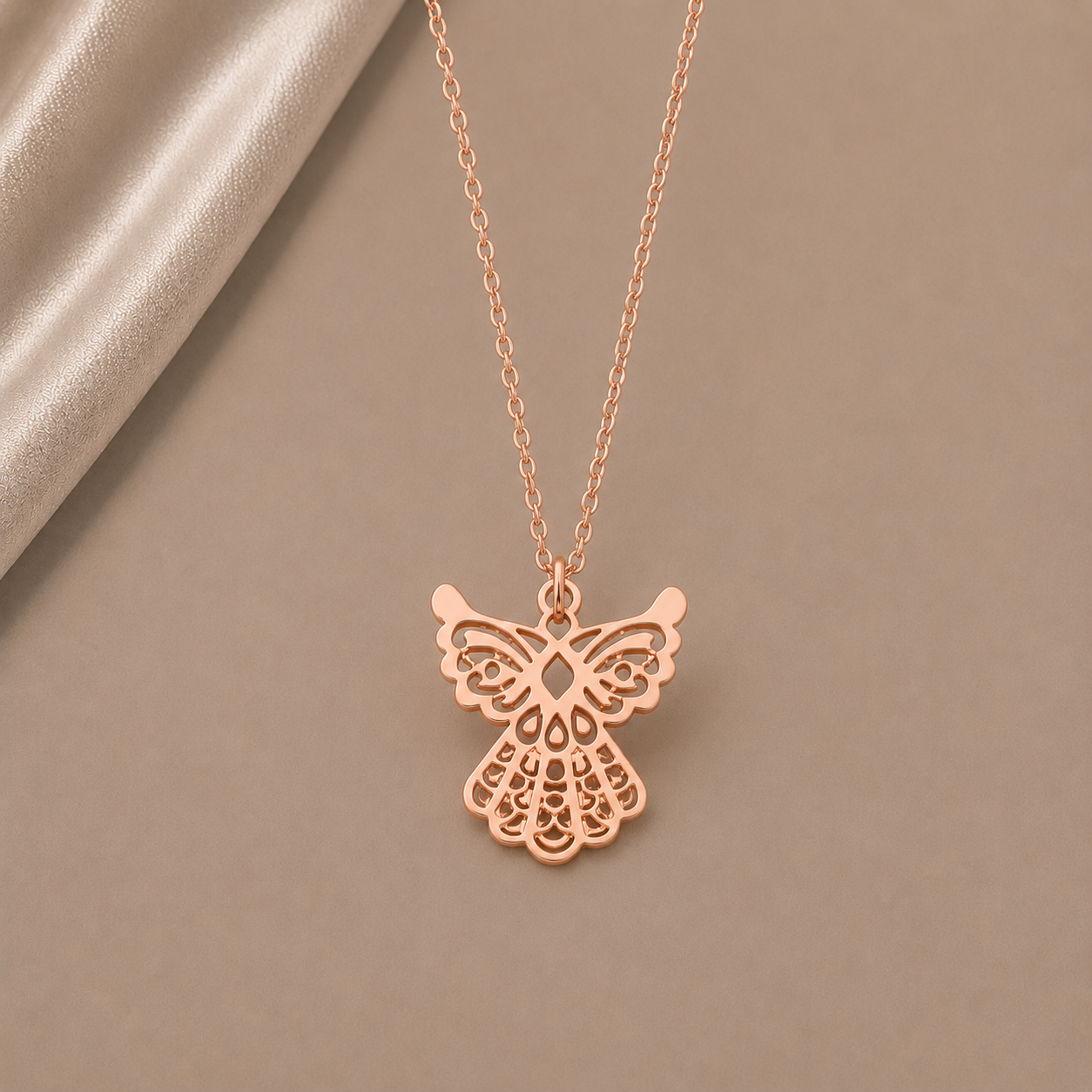 Célinor Angel Glow – Elegante Engel Halskette in Gold, Rosegold & Silber