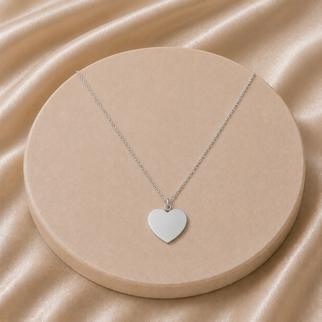 Personalisierbare Herzkette – Eleganter Herz Anhänger in Gold, Silber & Roségold