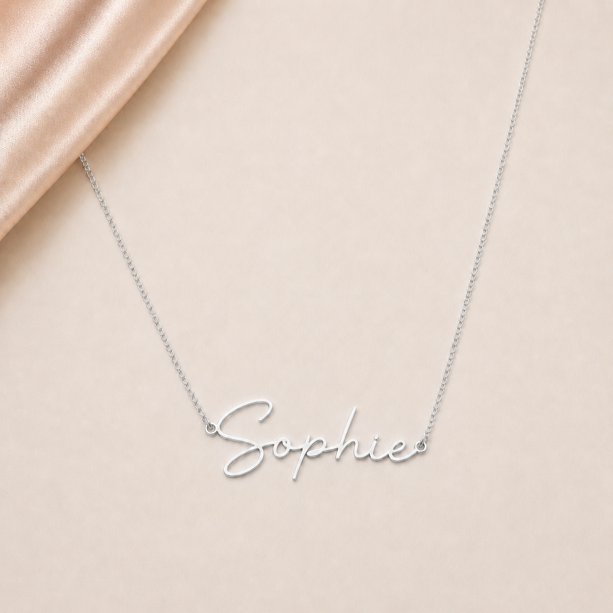 Allura Namenskette – Personalisierter Schmuck in zeitloser Eleganz